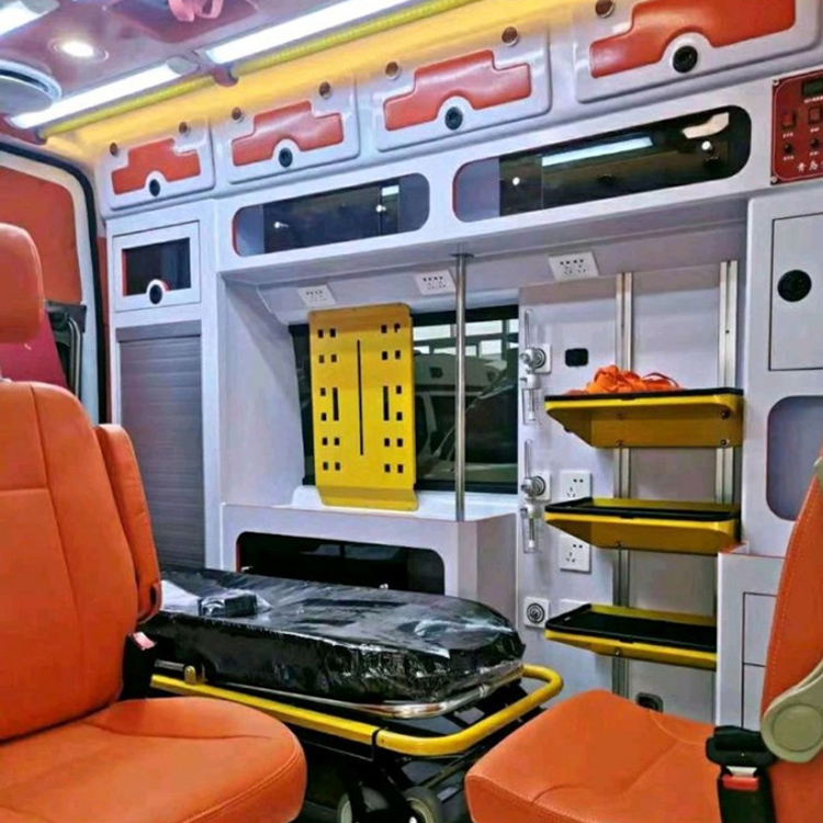龙湖长途救护车护送病人租赁价格